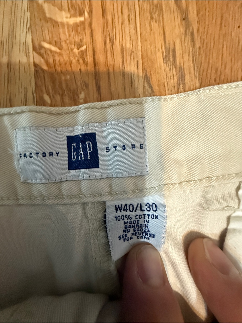 Gap khaki pants 40 inch waist 30 inch length good condition